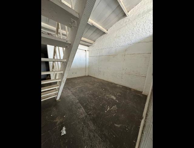 INDUSTRIAL PROPERTY TO RENT IN PAARDEN EILAND